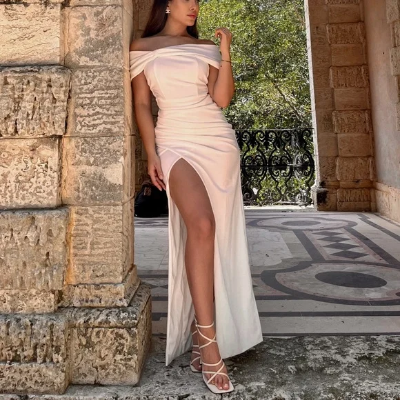 Club L dress - Picture 2 of 4